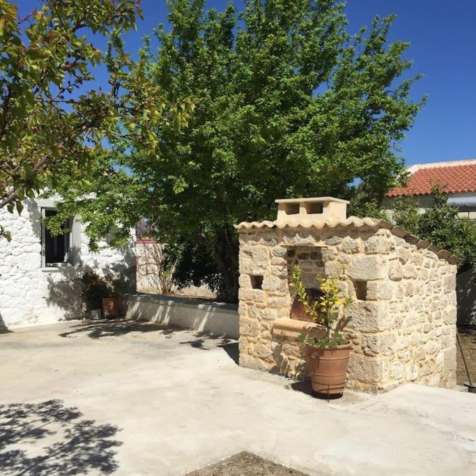 Aνεξάρτητη Παραδοσιακή Πέτρινη Κατοικία Corinth Exterior foto