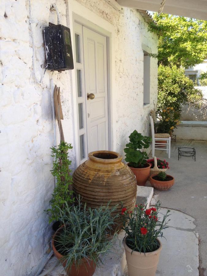 Aνεξάρτητη Παραδοσιακή Πέτρινη Κατοικία Corinth Exterior foto