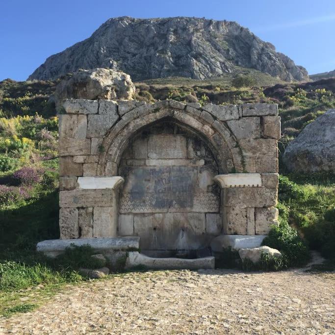 Aνεξάρτητη Παραδοσιακή Πέτρινη Κατοικία Corinth Exterior foto