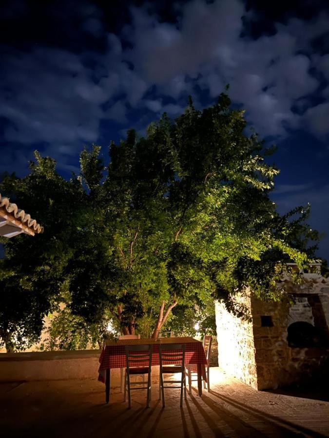 Aνεξάρτητη Παραδοσιακή Πέτρινη Κατοικία Corinth Exterior foto